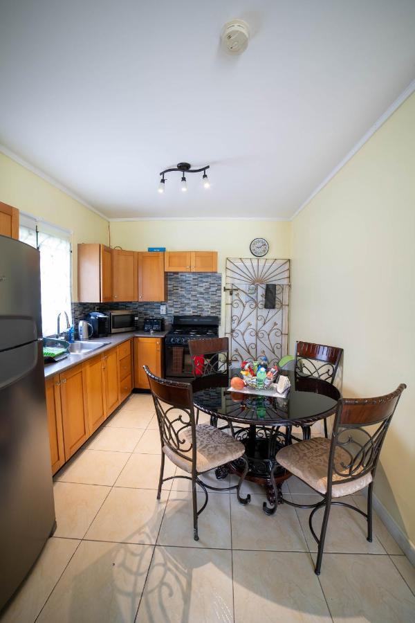 Nickels Garden Villas Montego Bay Exterior foto